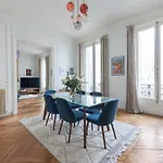 Elegant Apartment - Near Arc-De-Triomphe