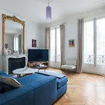 Elegant Apartment - Near Arc-De-Triomphe